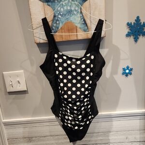 EUC Women's Sz 18 Polka Dot One Piece Swimsuit w/removeable Bra Pads